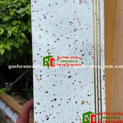 Gạch lát cầu thang Terrazzo 47x120 nhũ vàng