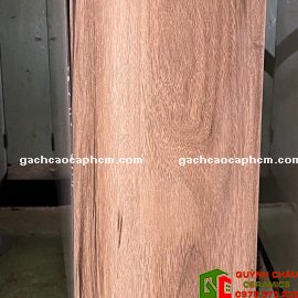 Gạch lát phòng ngủ giả gỗ 15x80 mẫu gạch vân gỗ