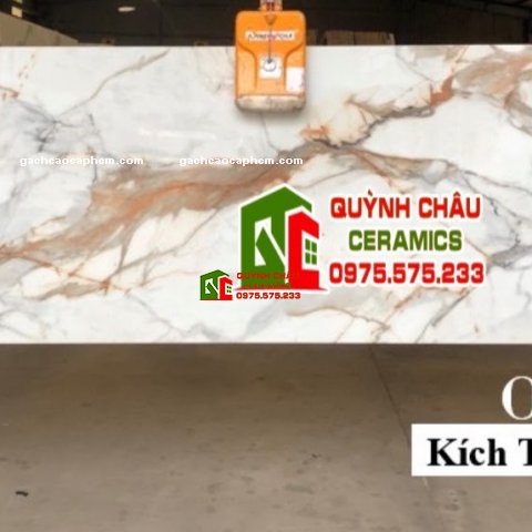 Đá ốp lát khổ lớn ấn độ 80x300 marble vân vàng đẹp bóng kiếng