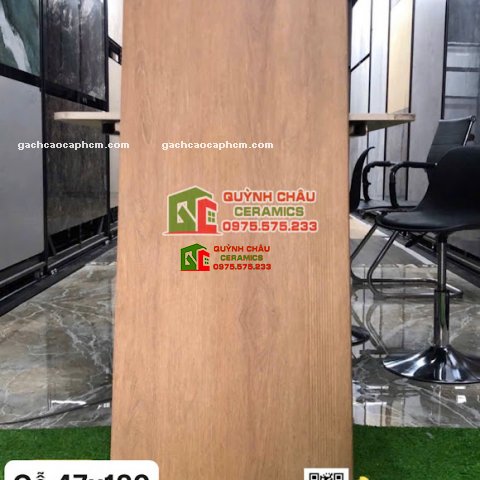 Mẫu gạch 47x120 lát cầu thang giả gỗ đẹp