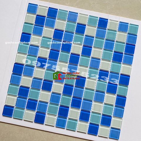Mẫu mosaic 30x30 thủy tinh ốp lát bể bơi đẹp HD