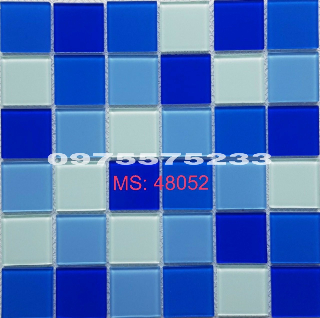 Gạch mosaic 30x30 thủy tinh vỉ chíp to dán hồ bơi