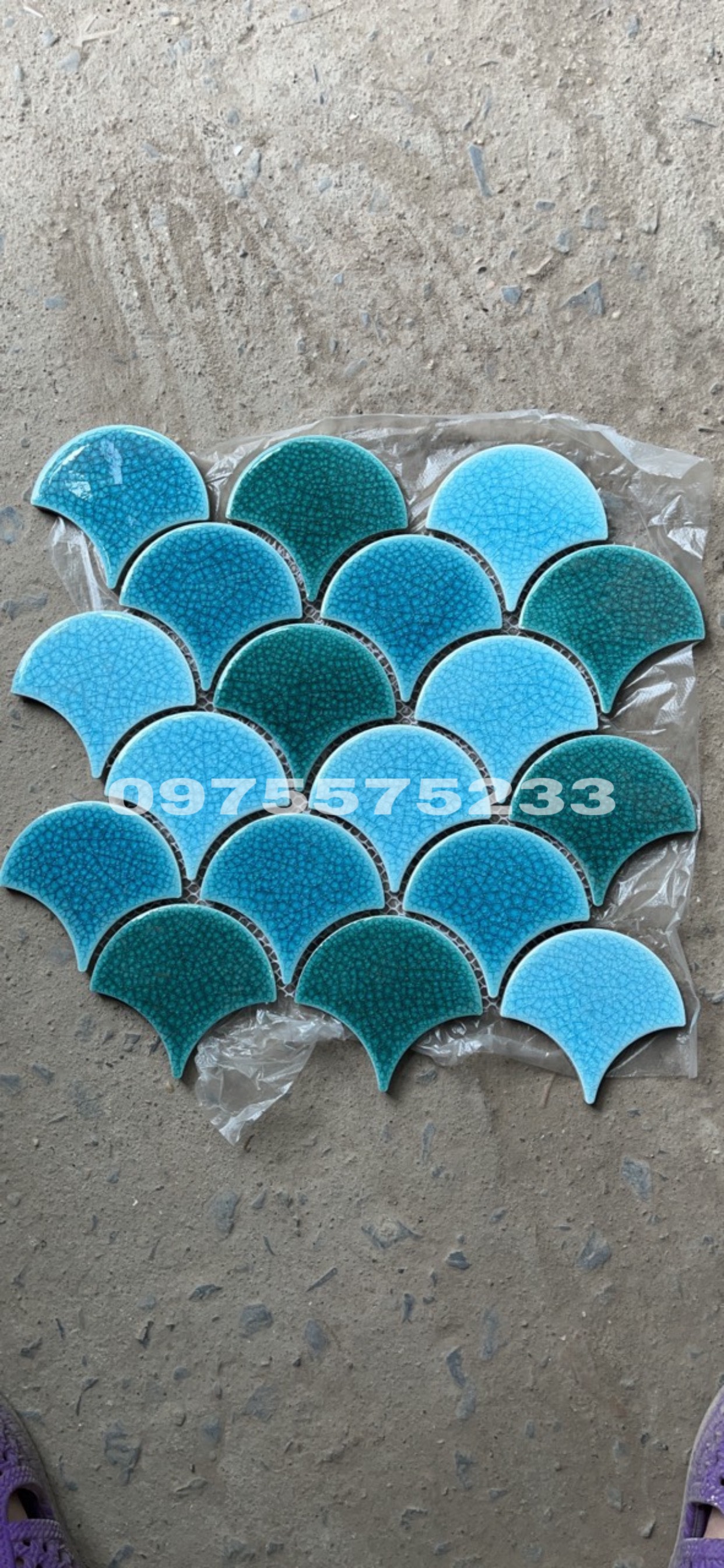 gạch mosaic vảy cá màu xanh
